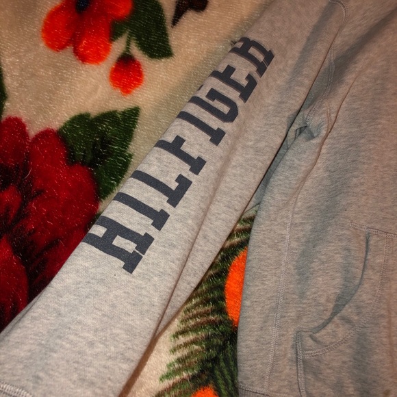 Tommy Hilfiger zip up - Picture 2 of 6